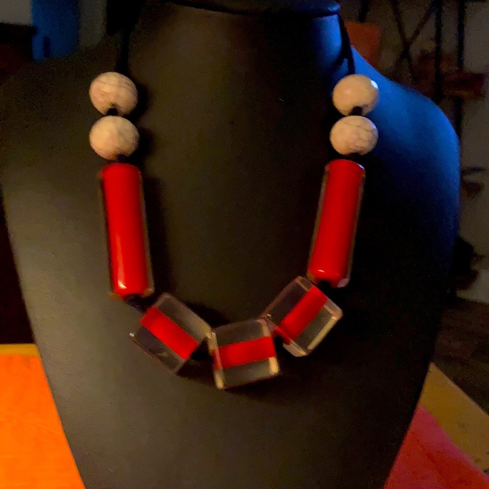 Funky lucite necklace re white and clear